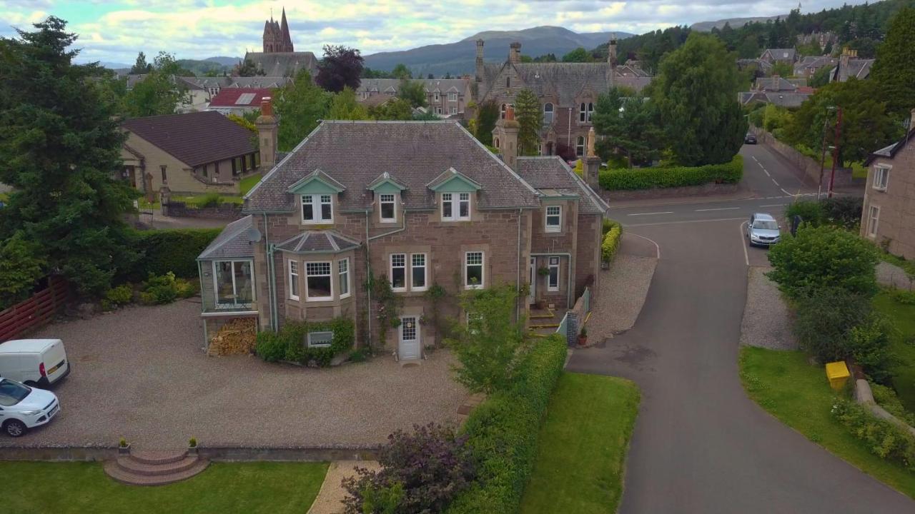 Firtree Bed And Breakfast At Galvelbeg House Crieff Buitenkant foto